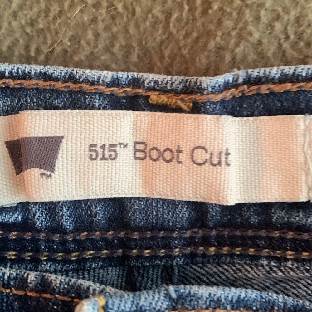Levi’s 515 Boot Cut jeans. Size 4M. Waist approx 29 “. Inseam approx 29” - Picture 2 of 12